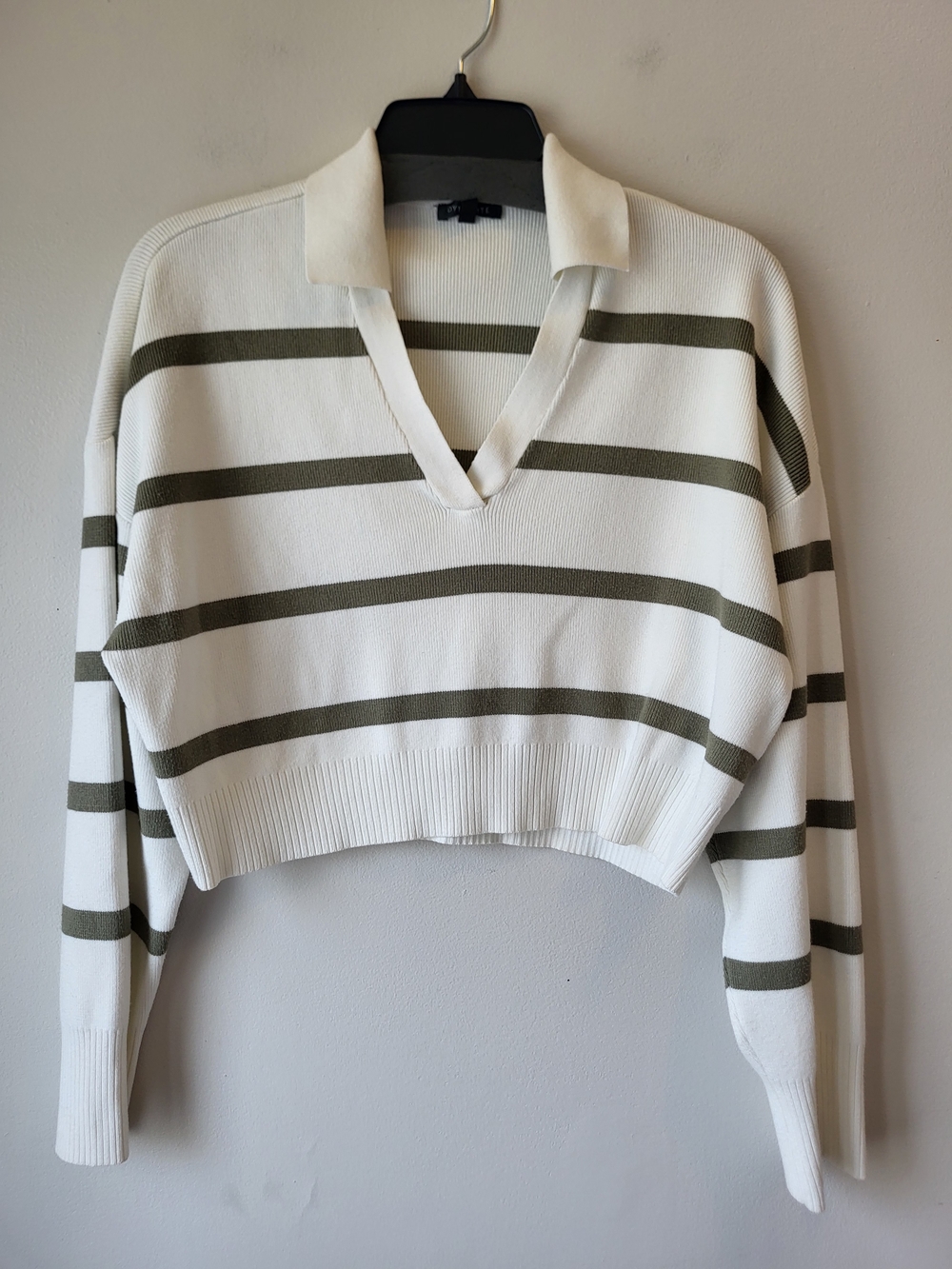 Dynamite Cropped V-Neck Polo Sweater in White and Olive